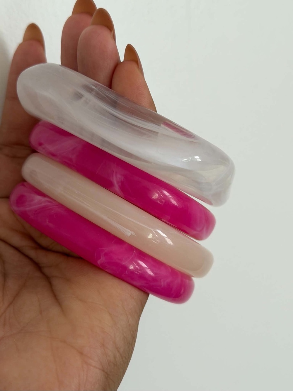 Set of 4 Women’s Resin Bangles — Pink, Light Pink, White